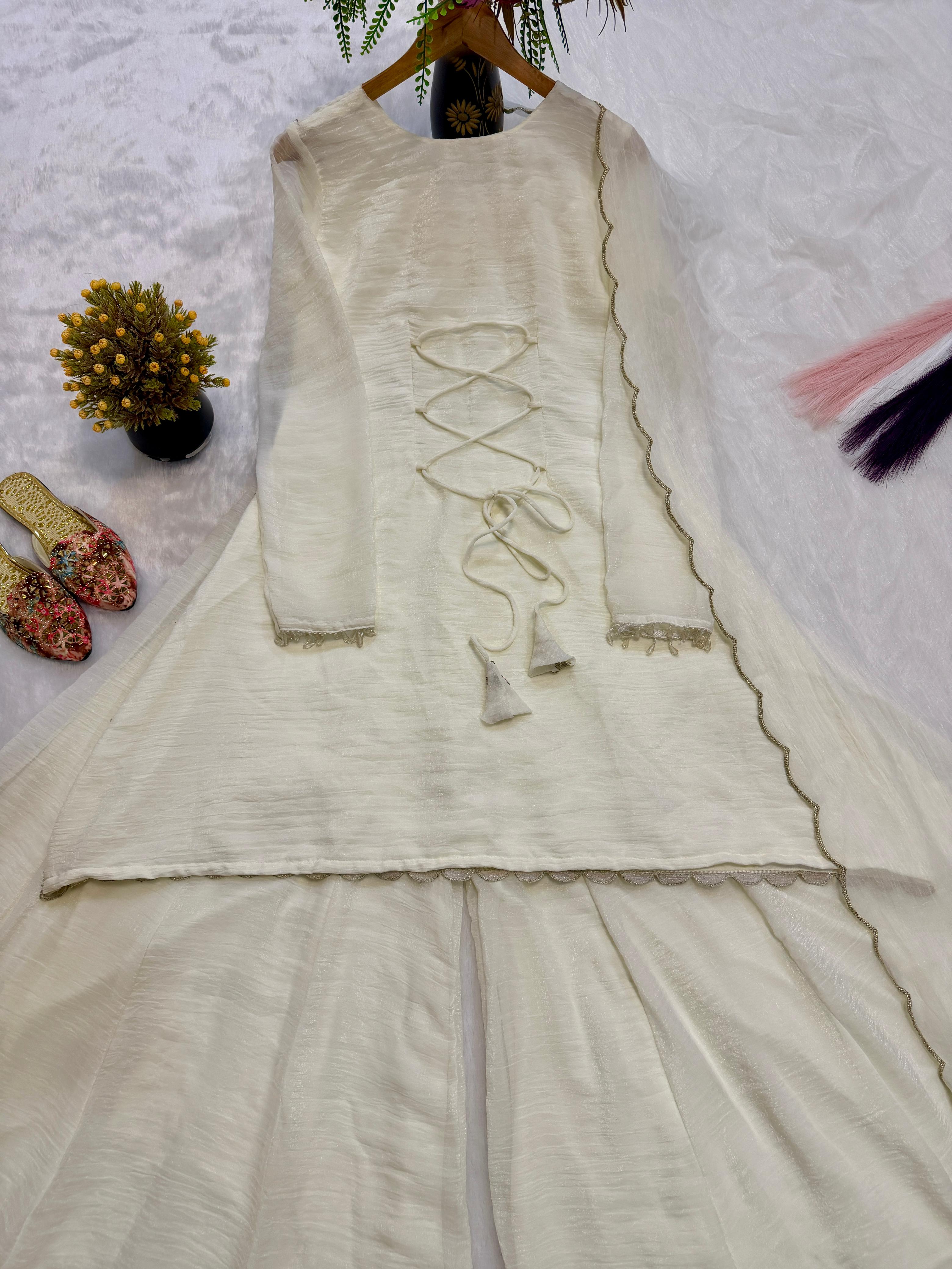 Editorial Ivory Minimalist Festive Set